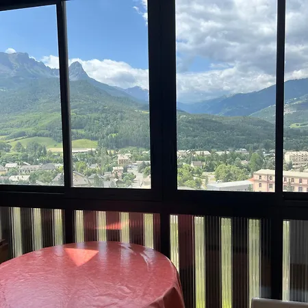 Terrasse Adroit T2 - Wi-fi Gratuit - 7 Couchages *